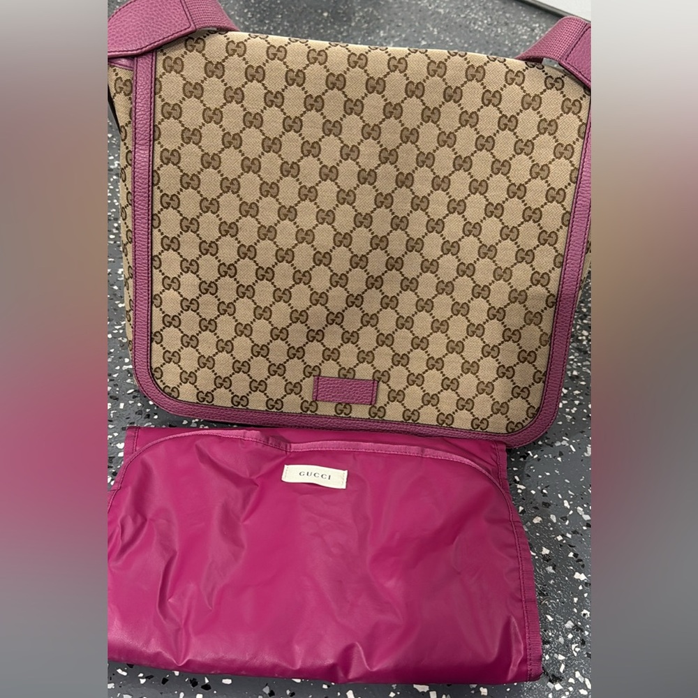 Gucci Beige and Purple Shoulder Bag